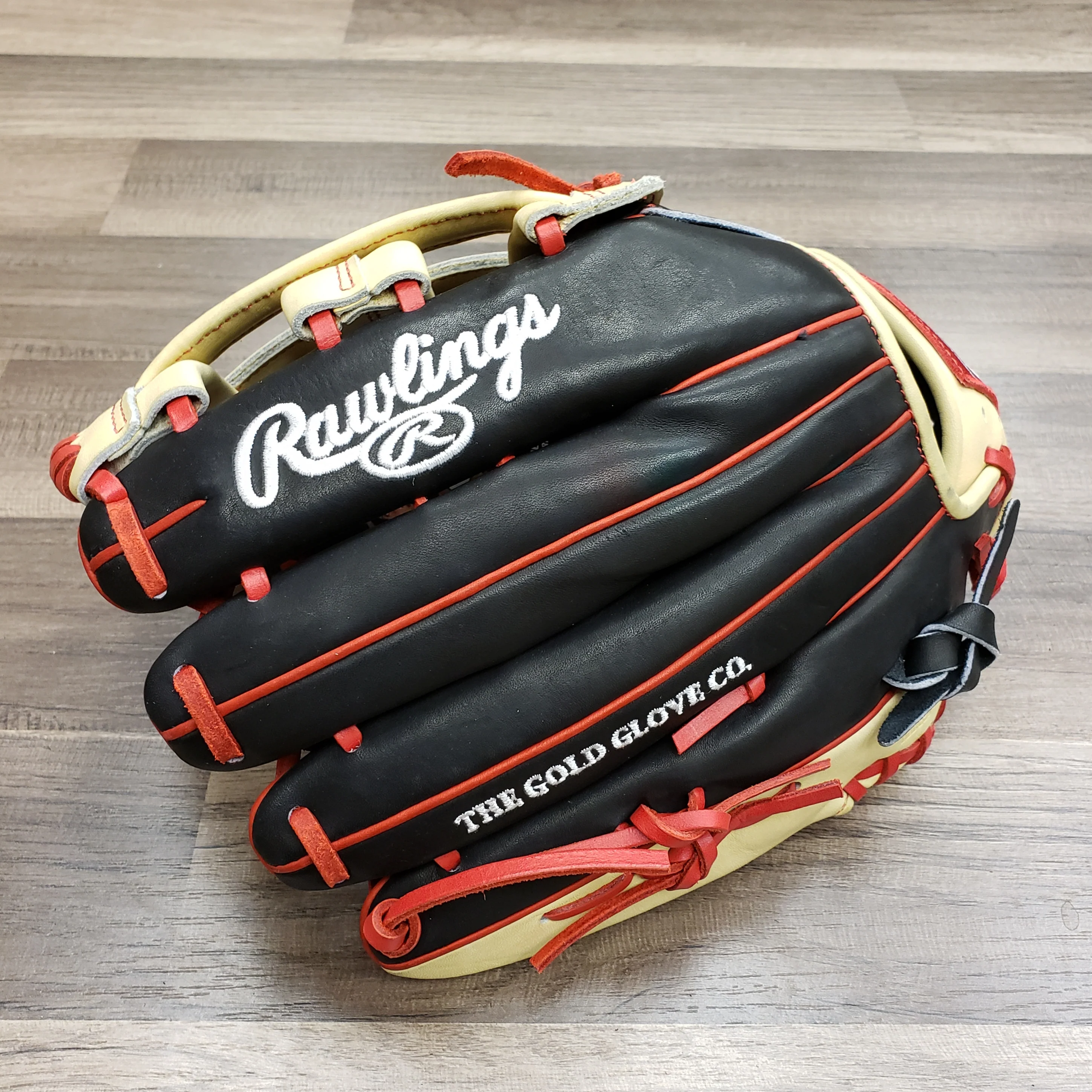 Rawlings Heart of the Hide PROBH34 13.00" Outfield Glove - Sample - Image 2